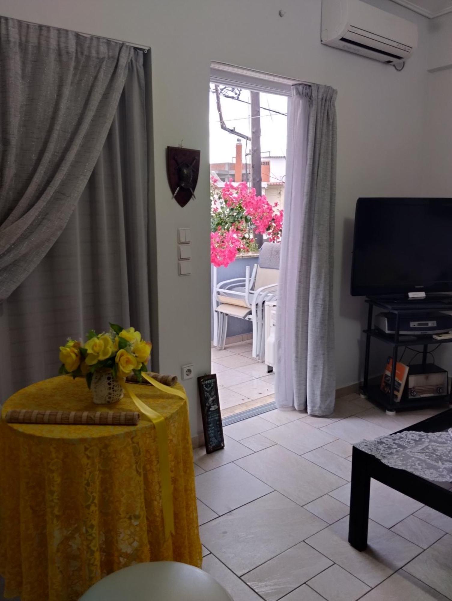 Πέτρινο Στη Θάλασσα Apartment Nafpaktos Exterior photo
